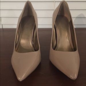 BCBG Generation Nude Leather Size 8.5 High Heels
